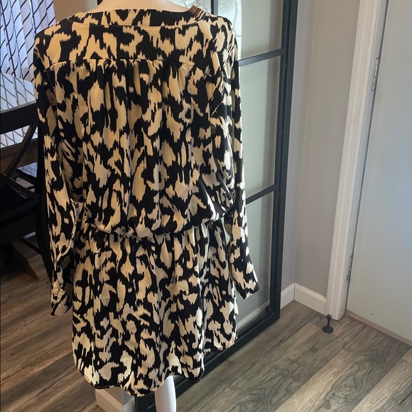 Boutique Umgee Animal Print Long Sleeve Tunic/Dress…Size Medium - Picture 4 of 7